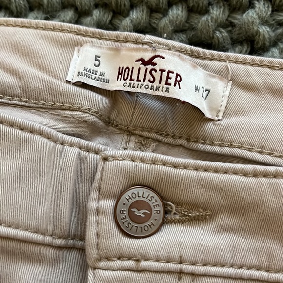 Hollister.. khaki low-rise jeggings. - Picture 3 of 3